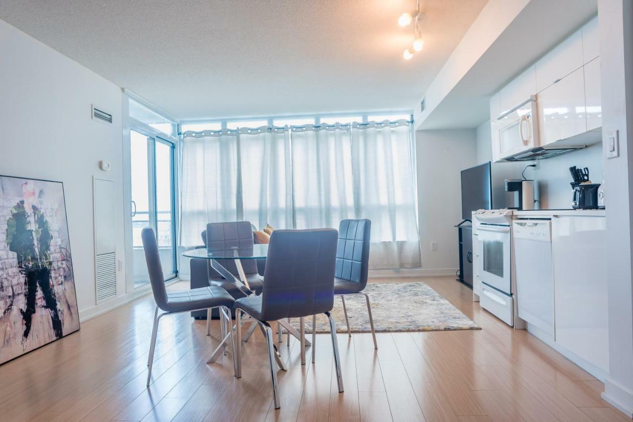 Luxury Downtown - 2 Bedroom *