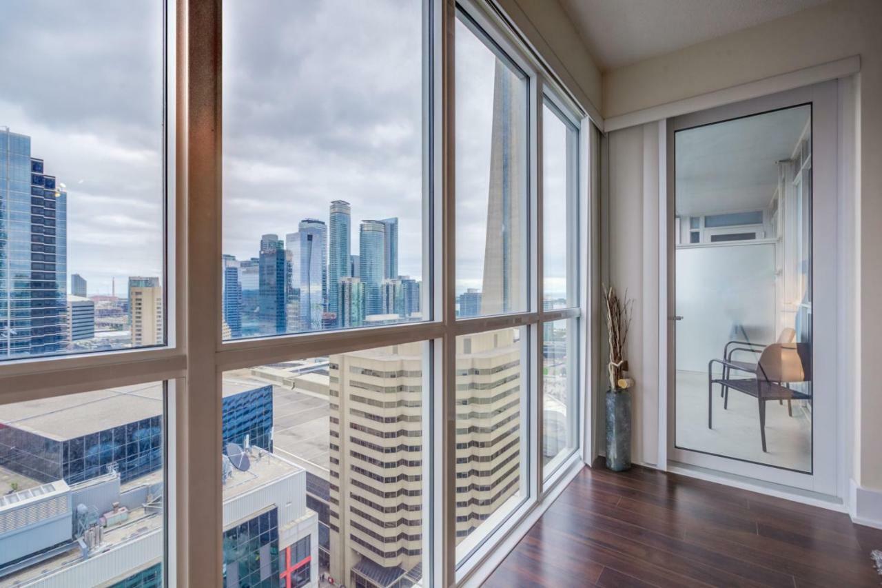 Chol Furnished Heart Of Downtown Toronto, 2 Beds, Free Parking, Cn Tower View *