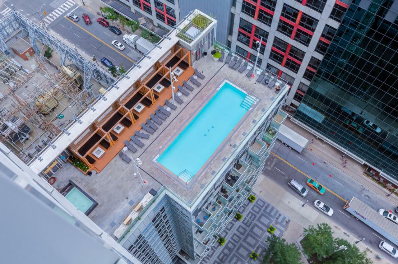 Chol Furnished Heart Of Downtown Toronto, 2 Beds, Free Parking, Cn Tower View Apartment Toronto