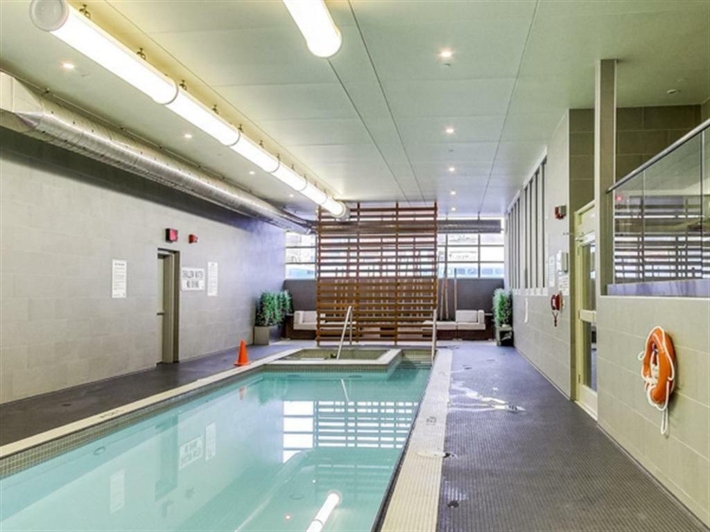 Luxury Downtown - 2 Bedroom Toronto