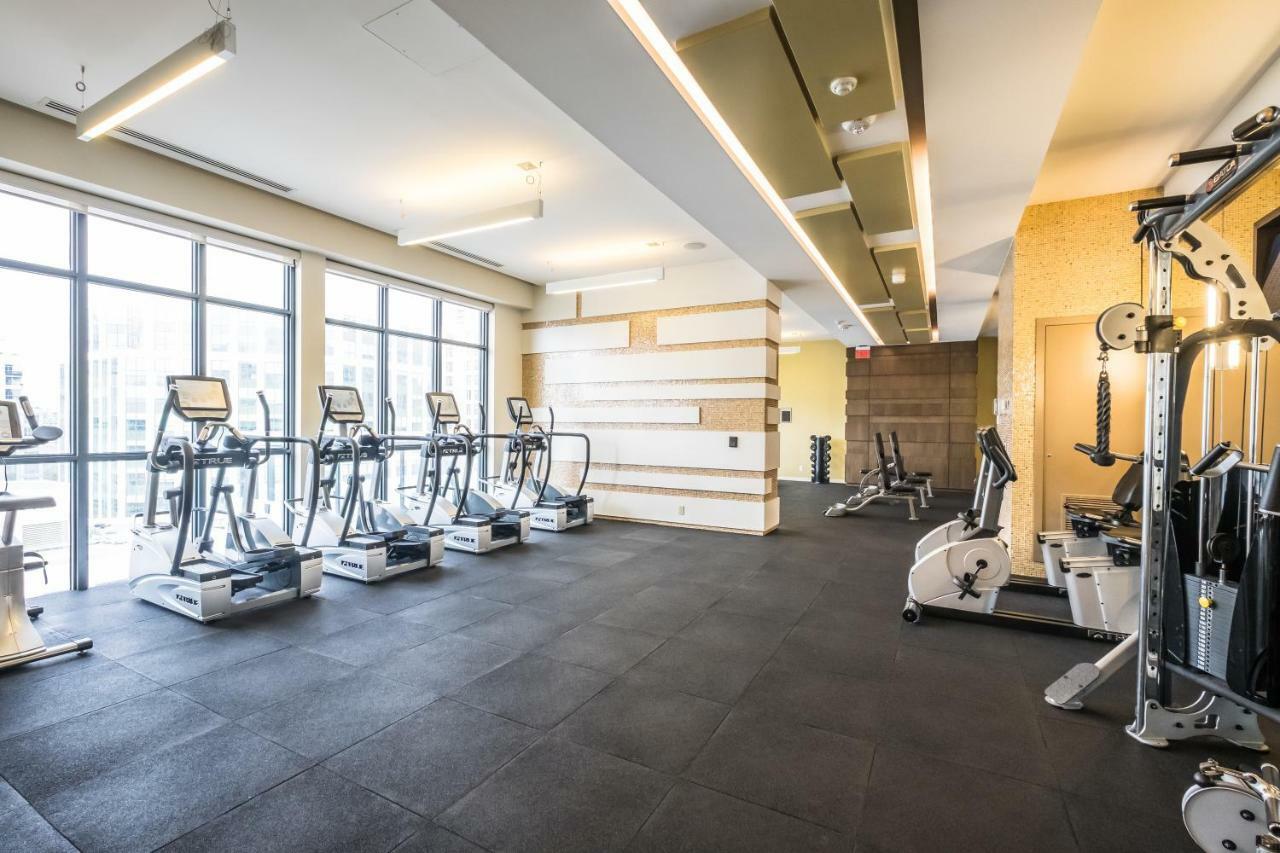 Apartment Breathtaking 3-bedroom In The Heart Of Downtown Toronto
