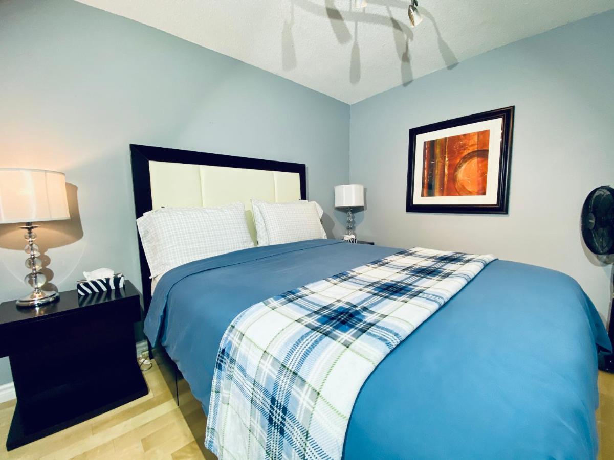 City Stay Condos - Downtown Toronto, Simcoe Street Apartment