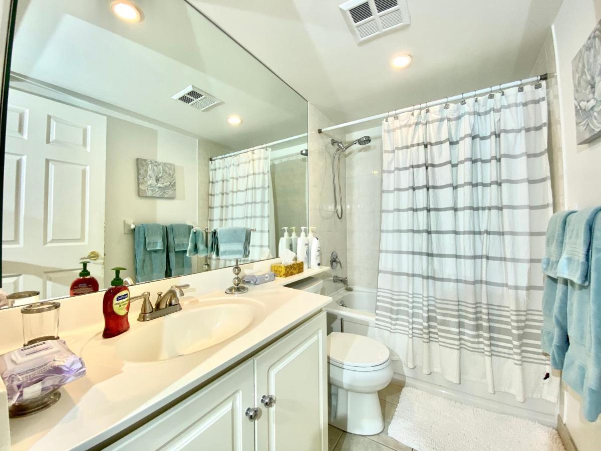 Apartment City Stay Condos - Downtown Toronto, Simcoe Street *