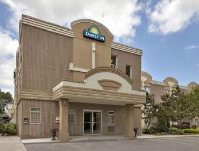 Howard Johnson By Wyndham Downtown West Hotel *