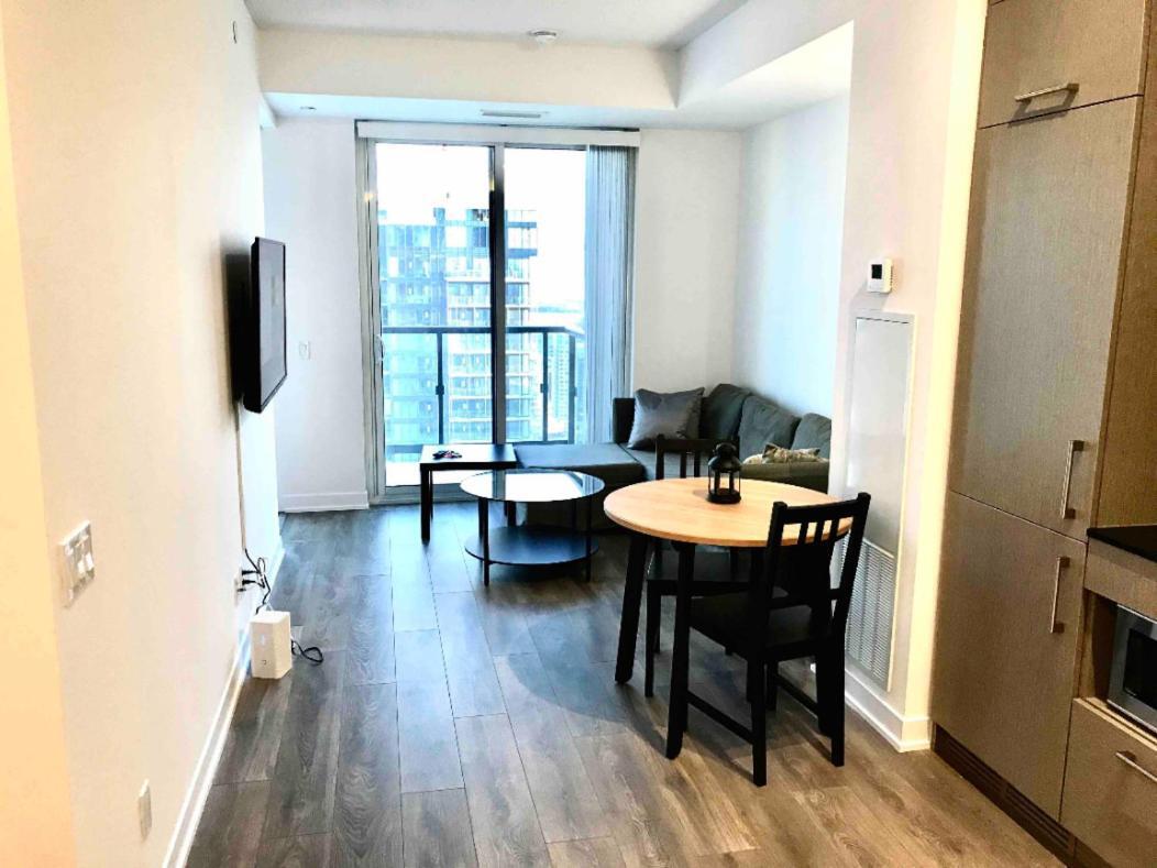 Skyview Brand New In Core Business District Apartment