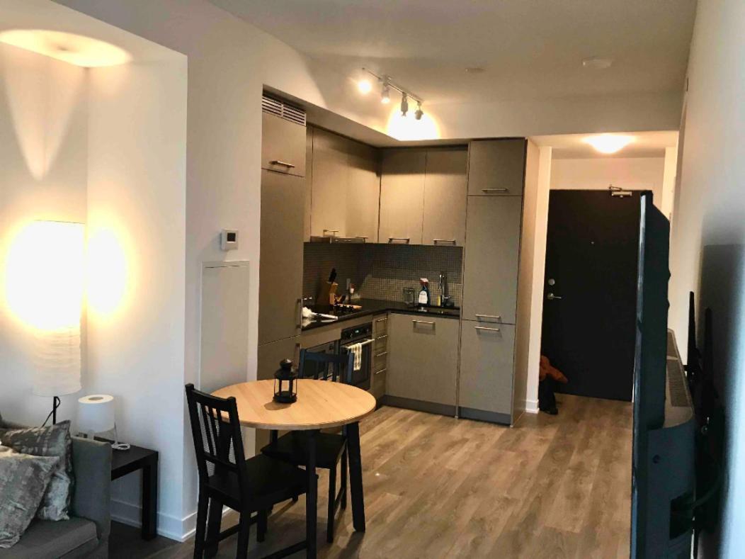 Skyview Brand New In Core Business District Apartment