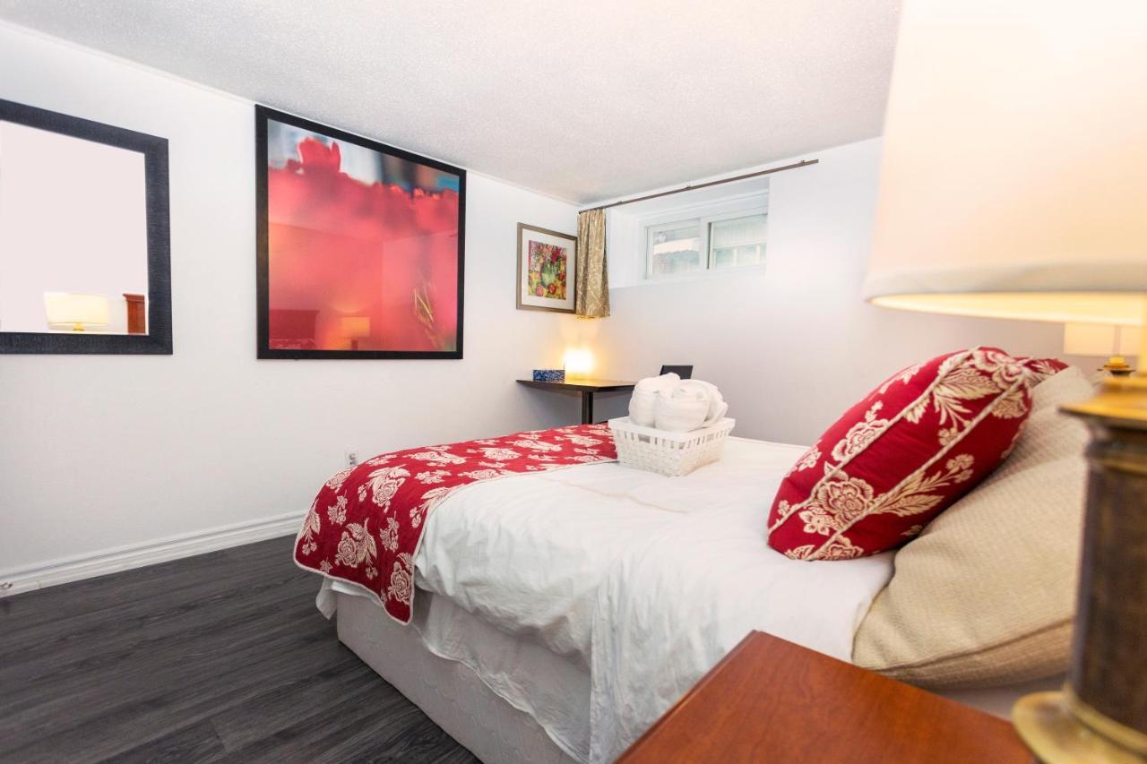 Cozy 3br 2bth Lower Unit, A Min To Hwy401, 404 & Dvp Holiday home Toronto