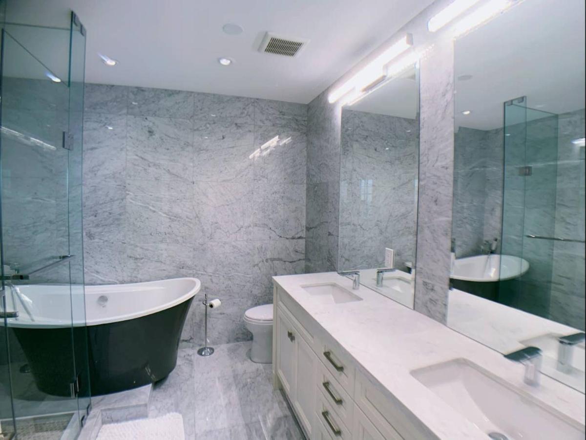 Luxury Penthouse In Downtown Apartment *