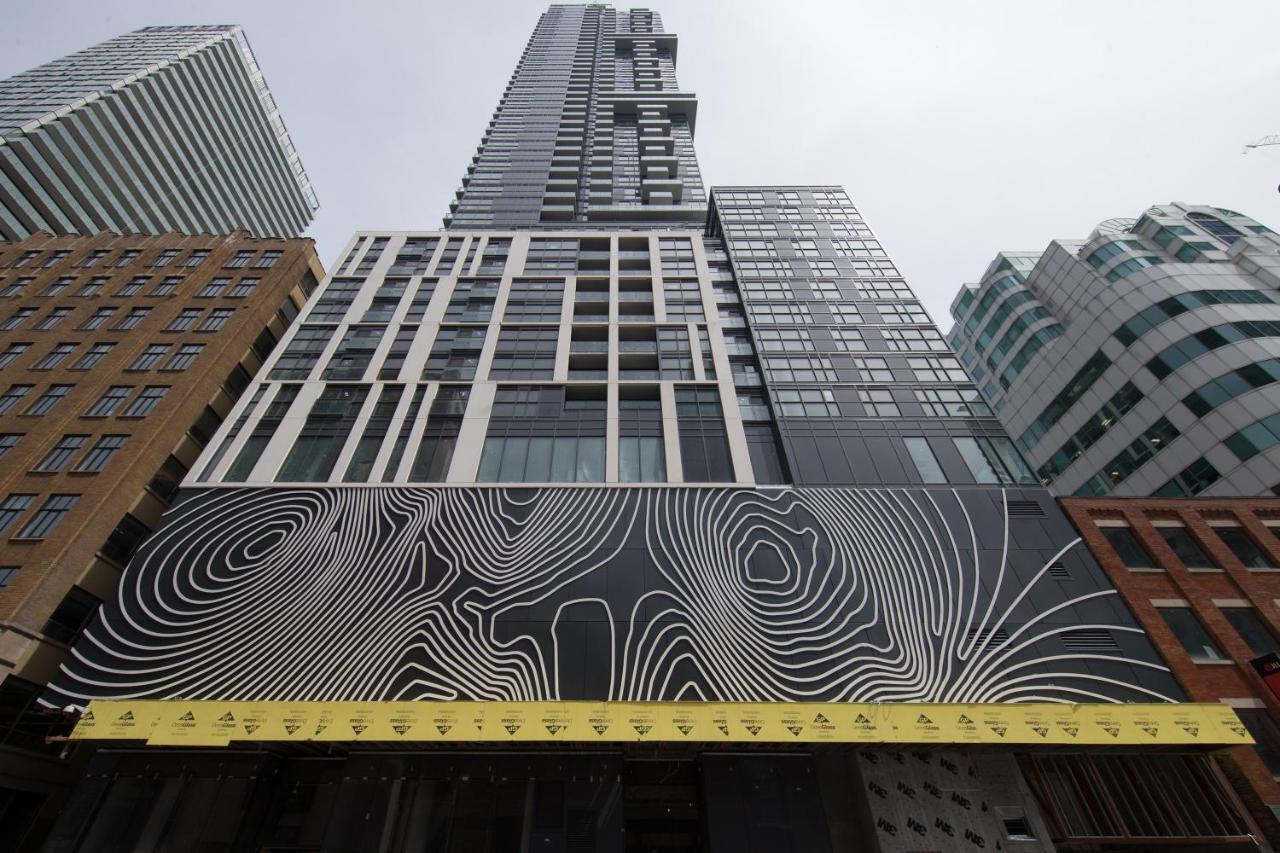 Skyview Brand New In Core Business District * Toronto