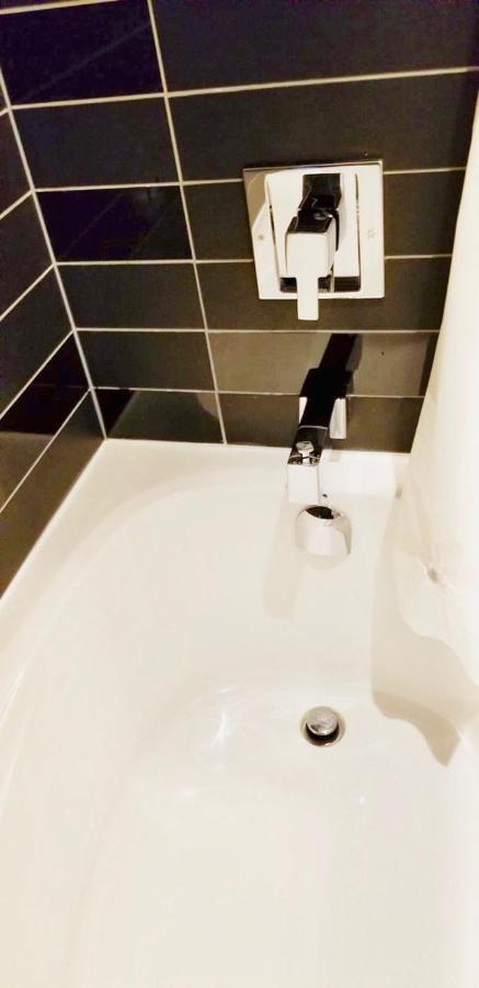 Skyview Brand New In Core Business District Apartment Toronto