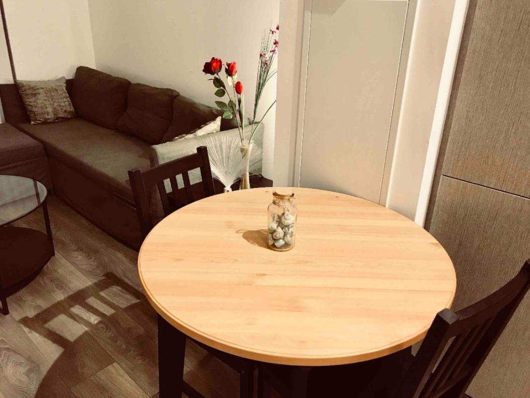 Skyview Brand New In Core Business District Apartment *
