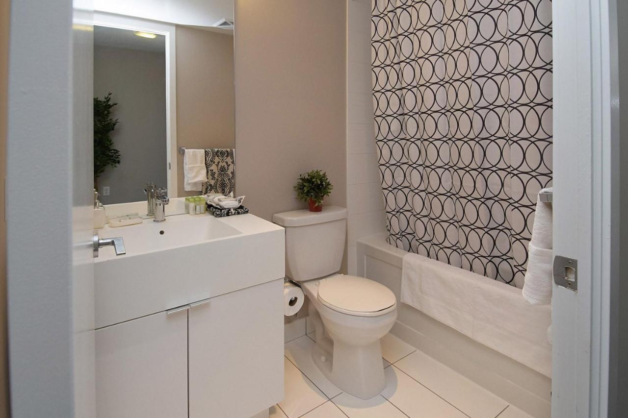 Whitehall Suites - Lakeview Suites Toronto