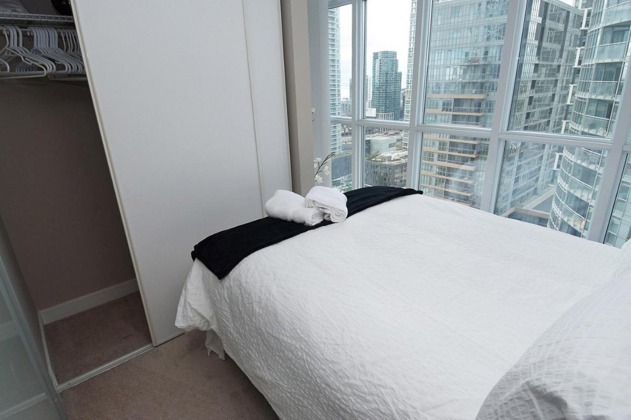 Apartment Whitehall Suites - Lakeview Suites