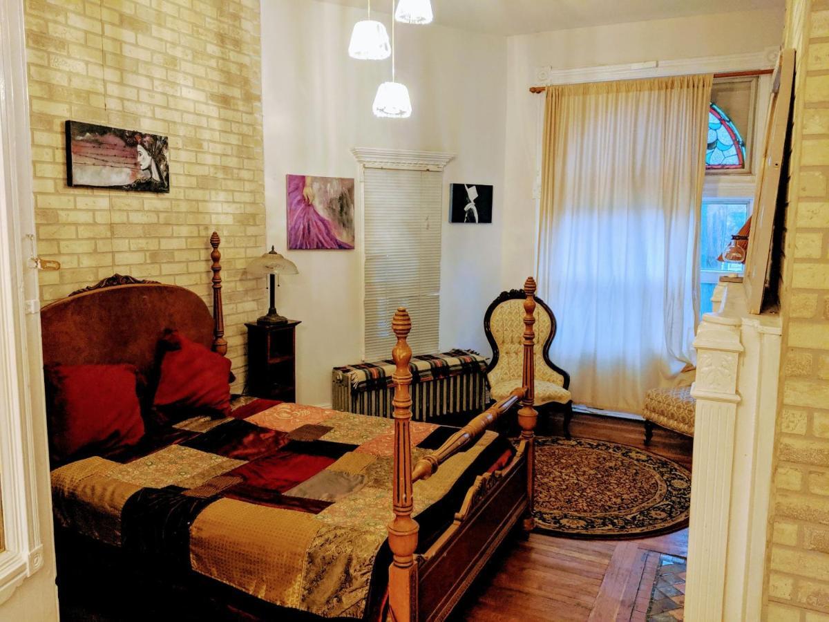 Authentic 1 Bedroom Holiday home