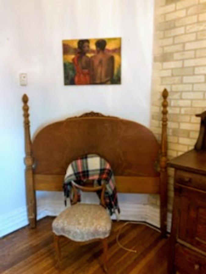 Holiday home Authentic 1 Bedroom Toronto