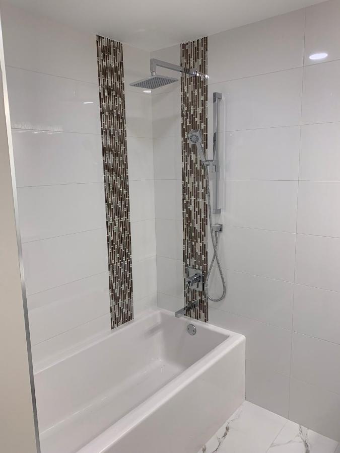 Luxury 2 Bedroom High Park Residence, Roncesvalles Village Apartment