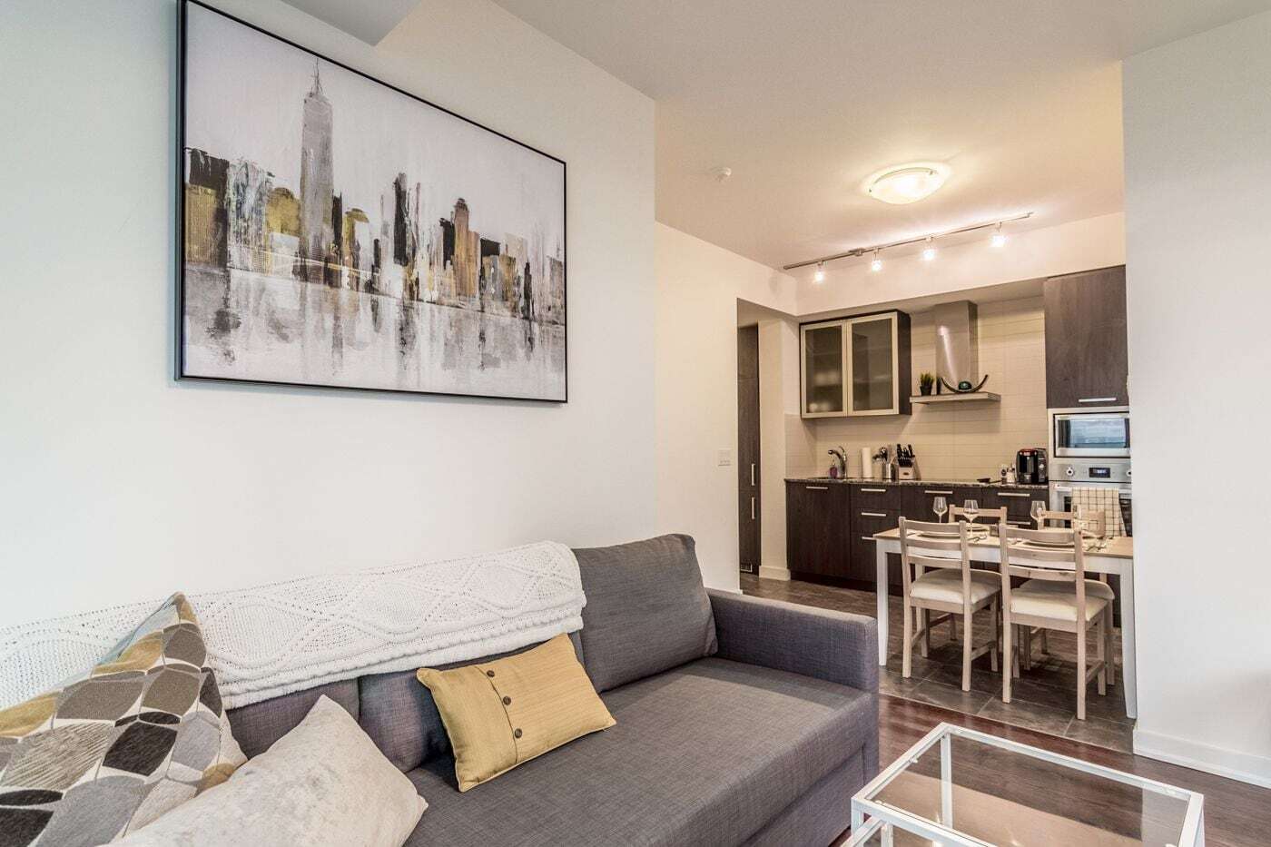 Aoc Suites - Two Bedroom Condo - City/Cn Tower View Apartment