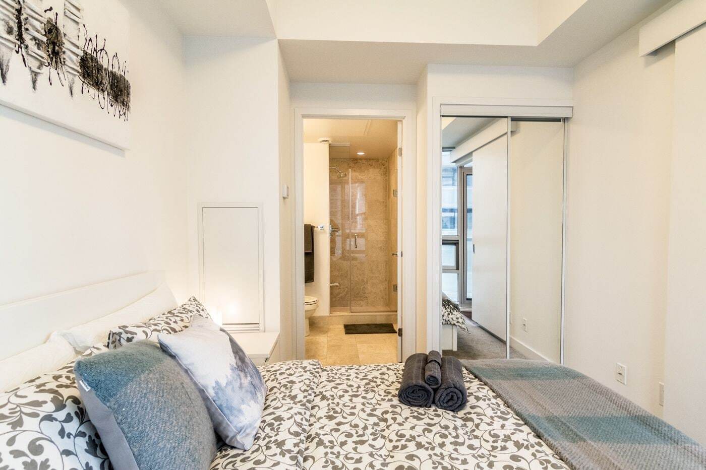 Apartment Aoc Suites - Two Bedroom Condo - City/Cn Tower View Toronto