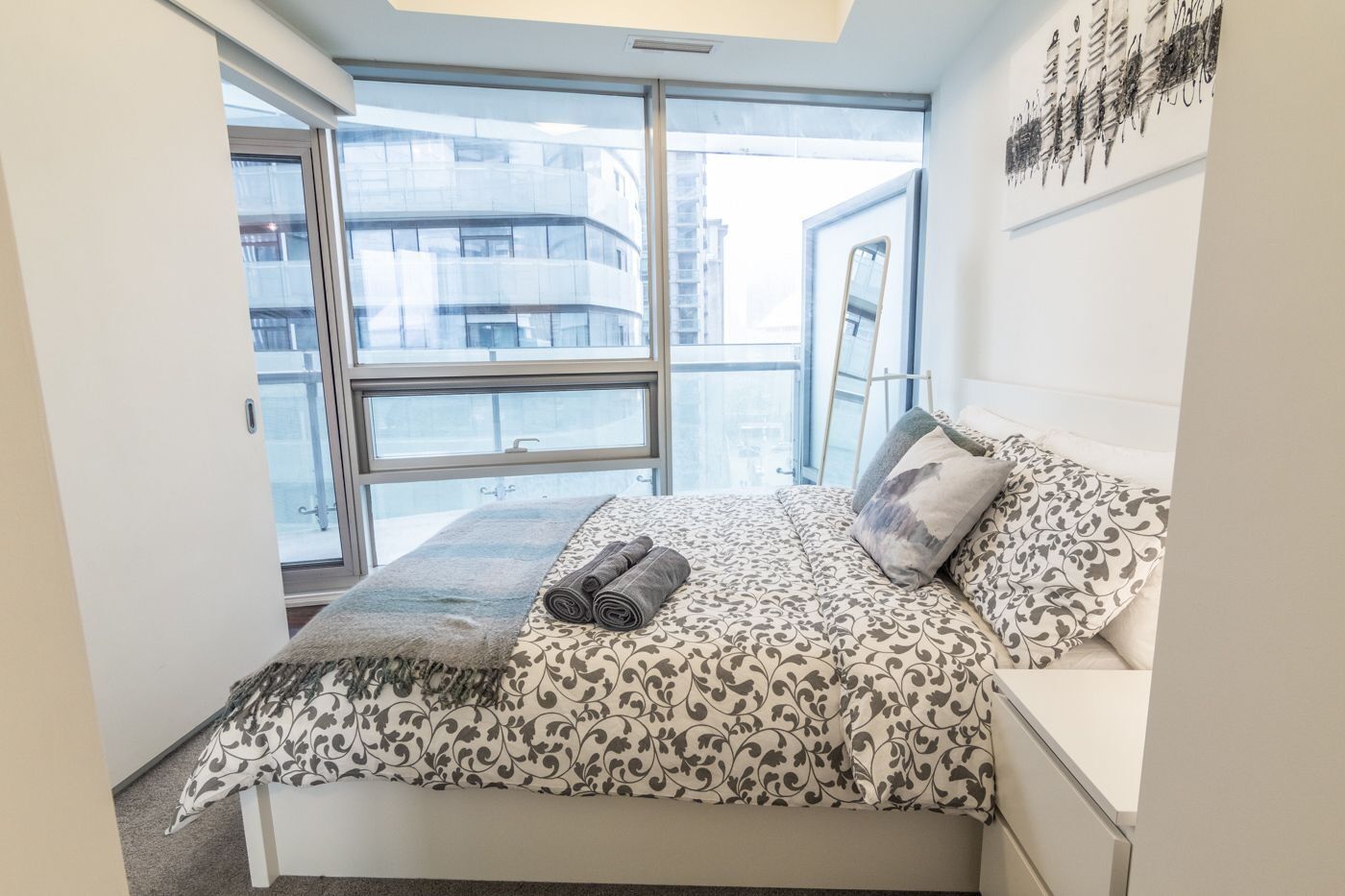 Apartment Aoc Suites - Two Bedroom Condo - City/Cn Tower View Toronto