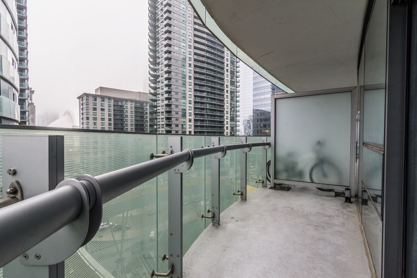 Aoc Suites - Two Bedroom Condo - City/Cn Tower View Apartment Toronto