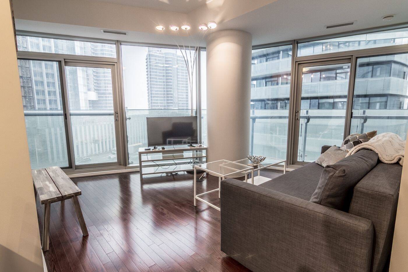 Apartment Aoc Suites - Two Bedroom Condo - City/Cn Tower View