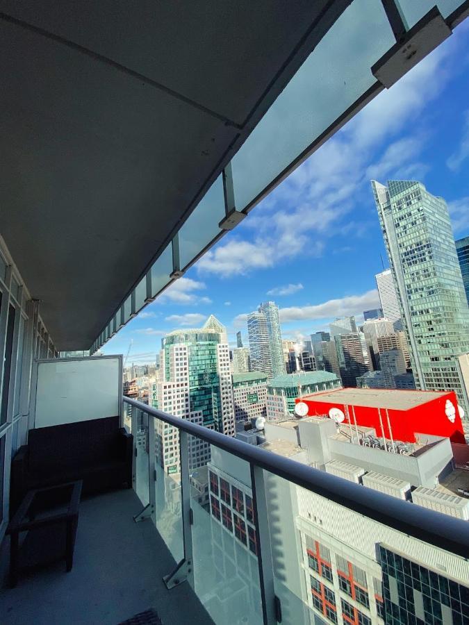 Luxury On Cn Tower Apartment *