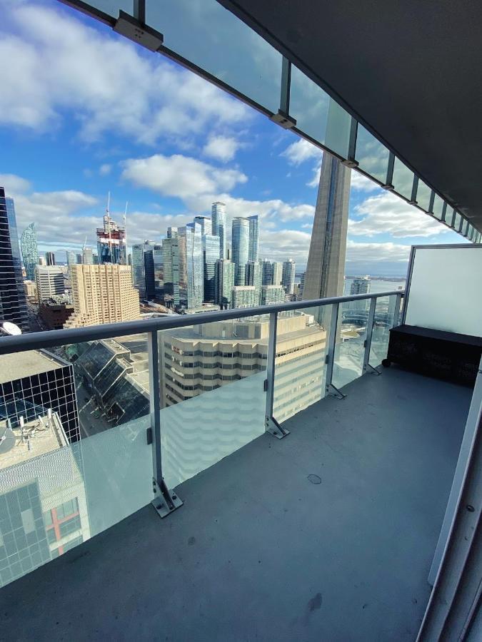 Luxury On Cn Tower Toronto