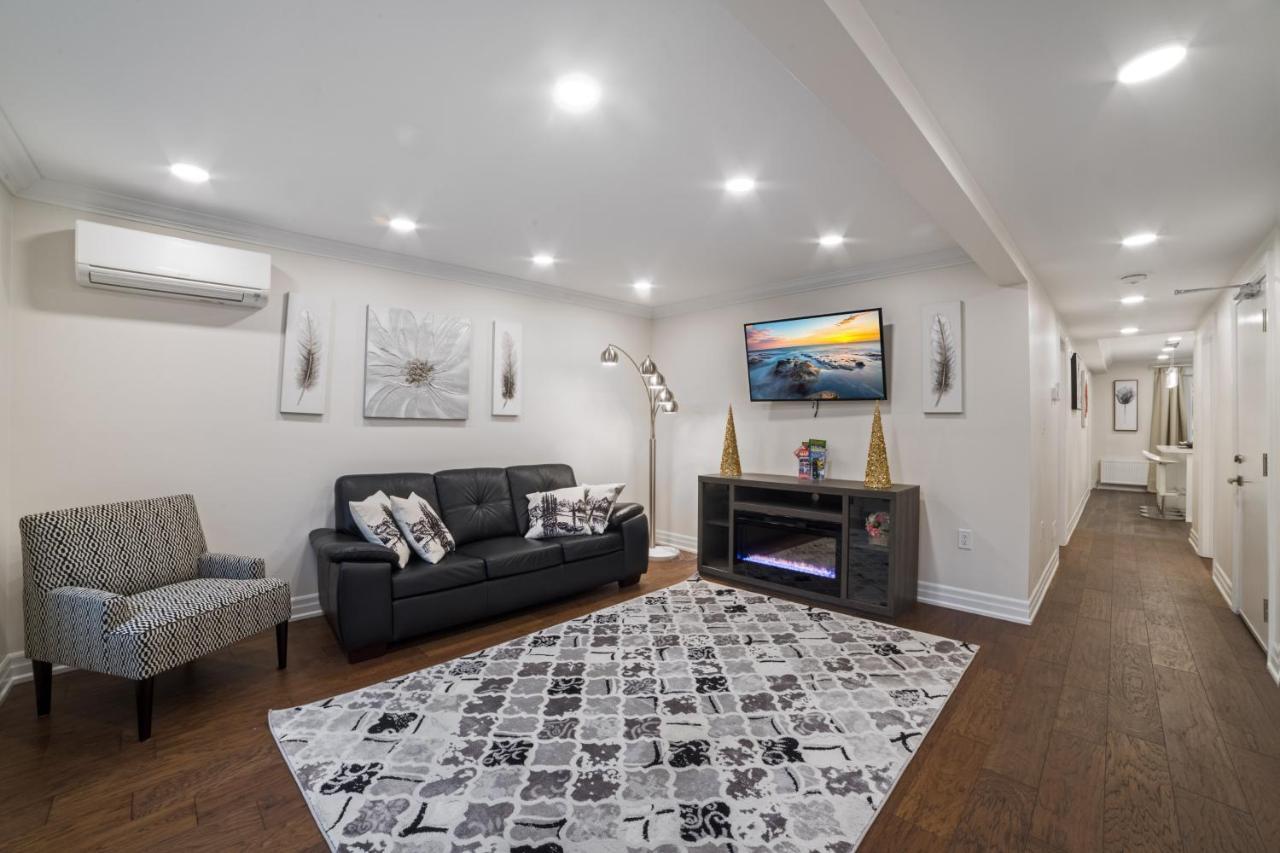 Luxury 2 Bedroom High Park Residence, Roncesvalles Village Apartment Toronto