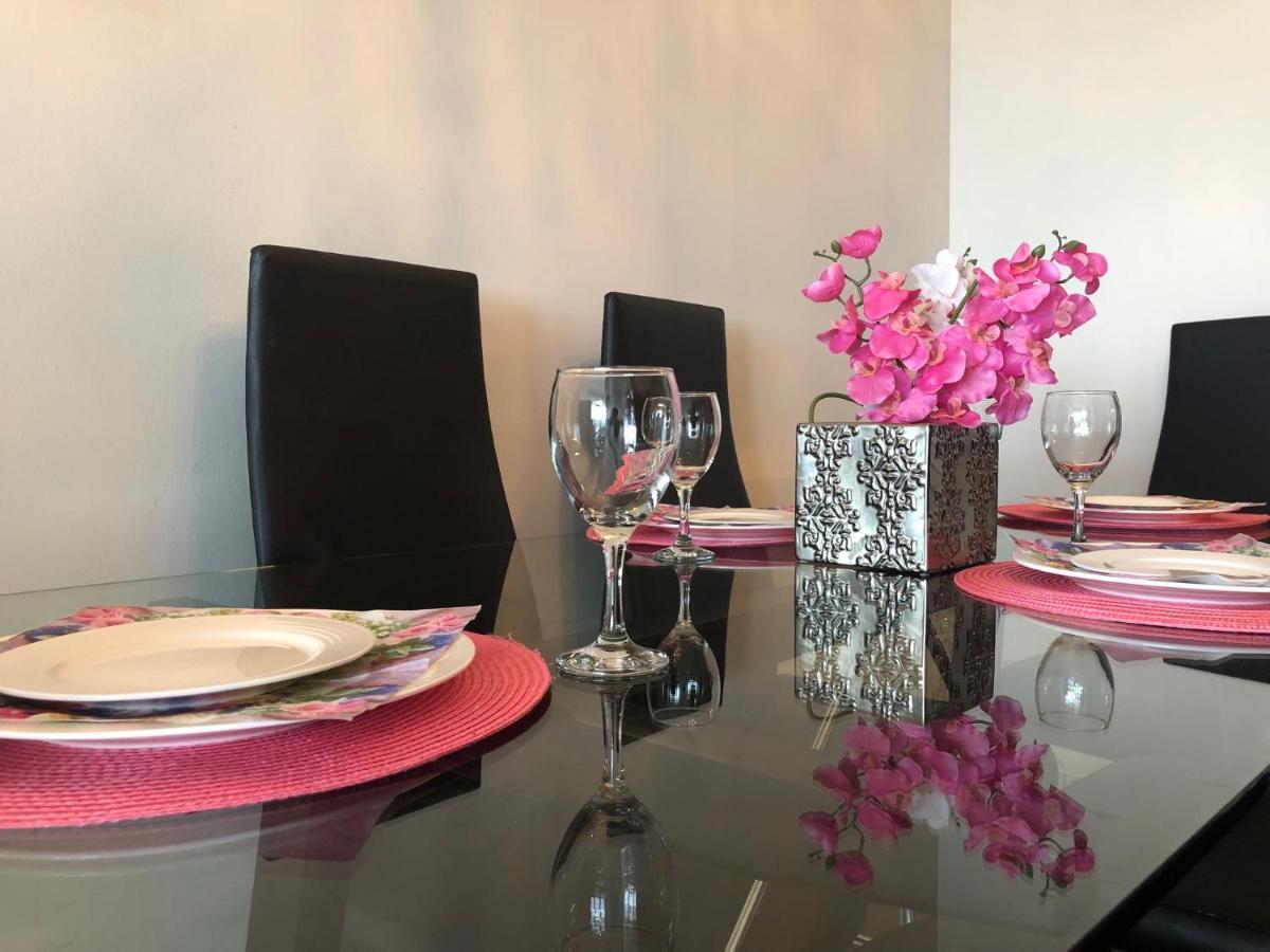 Apartment Kashaneh At Hallmark *