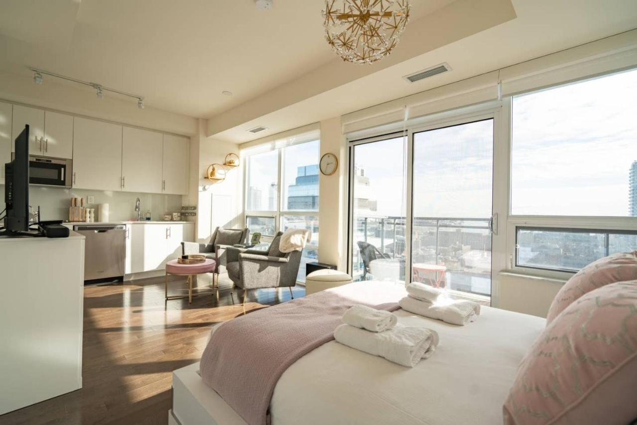 Modern Downtown Studio Apartment *