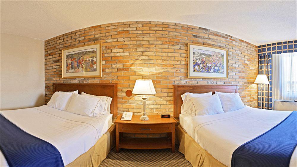 Express East, An Ihg Hotel