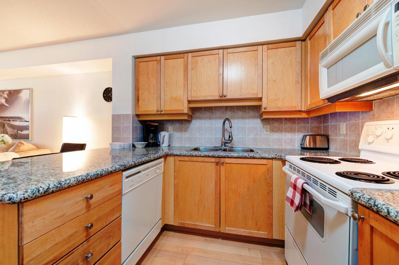 Pelicanstay At Yonge & Sheppard North York Apartment