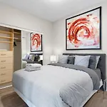Luxury Fully Furnished Suite In Downtown Toronto - Maple Leaf Square