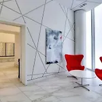 Entire 1 Bedroom Condo + Den Downtown Toronto