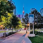 Modern Condos By Cn Tower With Parking