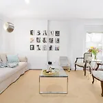 Cheerful 3Bdm Home With Free Parking On Premises