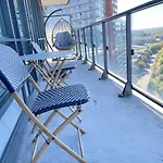 Exquisite Condo By Exhibition Place Downtown Toronto