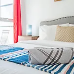 Leckie Luxurious Suites