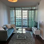 Lakeview Condo In Downtown With Free Parking.