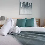 Yorkville Apartments