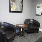 Deluxe Inn