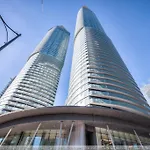 Executive 1 Bedroom Condo - Cn Tower & City View