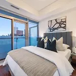 Luxury 2Br Condo Entertainment District Downtown Cn Tower View Balcony Pool & Hot Tub
