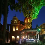 Bonnevue Manor Bed & Breakfast