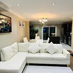 Luxurious House Near Downtown