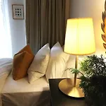 Stylish Downtown Toronto Residential Hotel