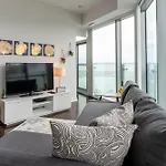 High Rise Condo With Stunning Lake And Cn Tower View