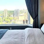 Elegant 2 Bedroom, 2 Bathroom Downtown Retreat With Superior Views