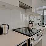 The Cityscape By Instant Suites - Penthouse Unit