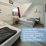 Quadruple Private Room With Netflix & Laundry, Balcony & Self Check-In